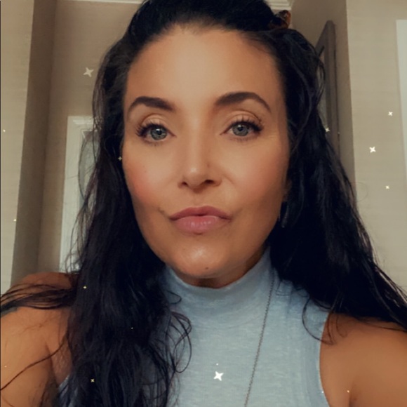 Meet your Posher, Ellie - Picture 1 of 1